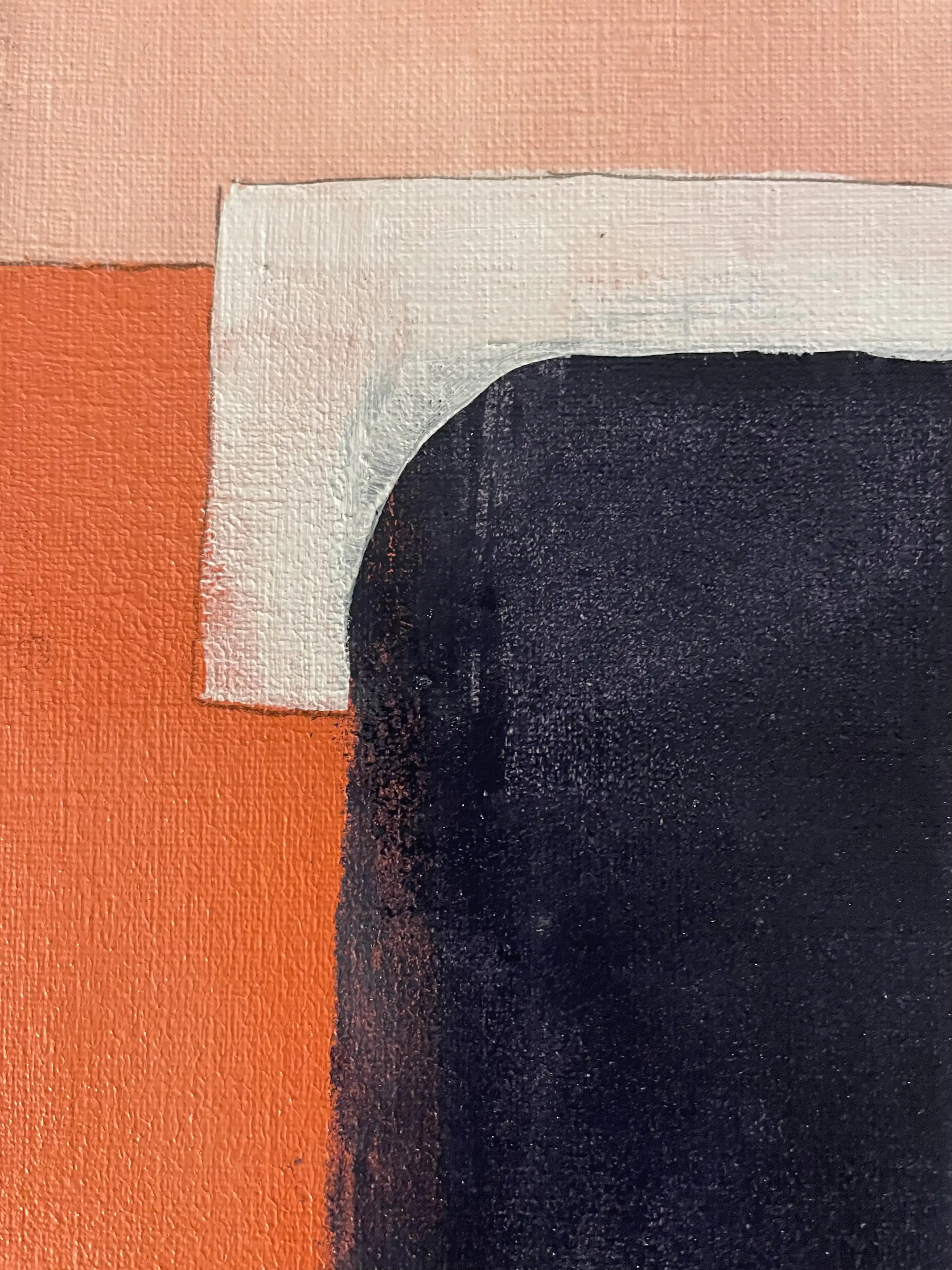 Peinture acrylique : formes violet foncé avec formes géométriques orange dans une composition verticale