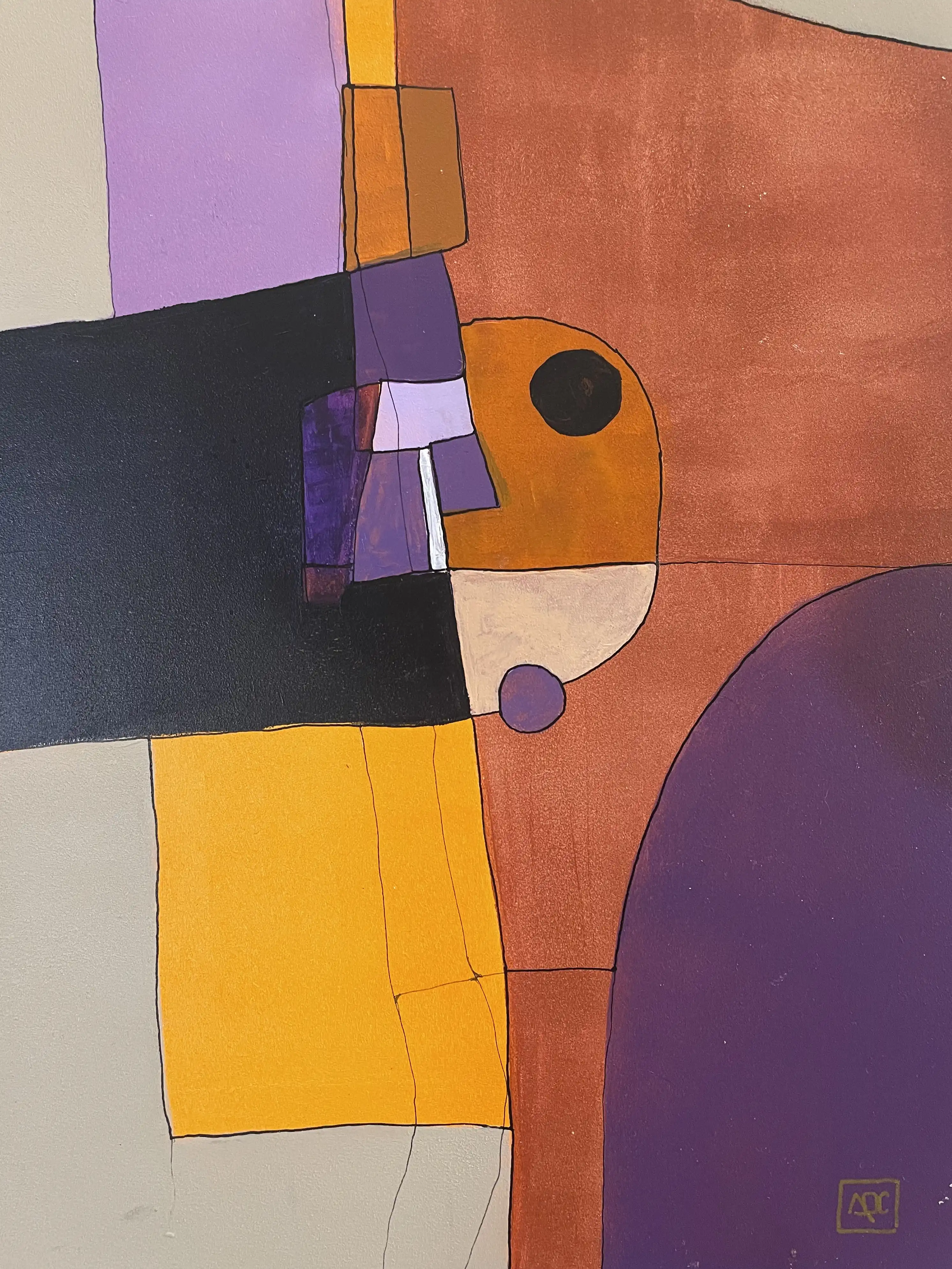 Peinture acrylique abstraite avec des formes géométriques mauve poussiéreux, orange, et dorées traduisant l'accord de Mi bémol Majeur en composition visuelle