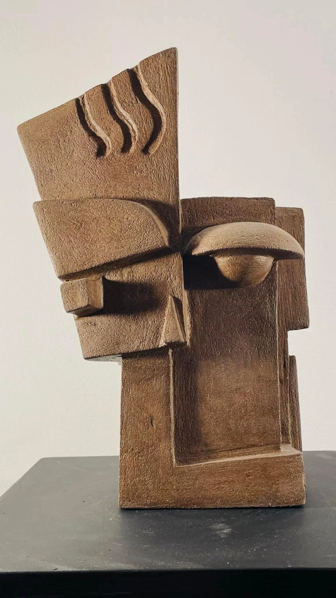 « Gus », the shih tzu by Arnaud Quercy at Art Quam Anima — Ceramic Sculpture, Cubist ceramic sculpture of a Shih Tzu with angular geometric planes and earthy warm tones
