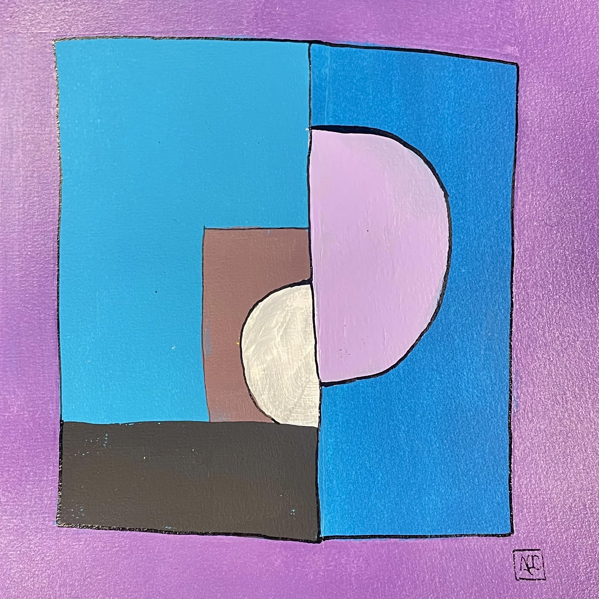 Peinture acrylique carrée avec formes géométriques bleues, rouge-violet et élément d'ancrage gris dans composition en couches