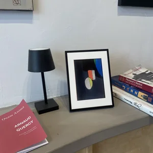 8 place des Petits-Pères - Paris 2, 02h20 — table & lampe · PP #1