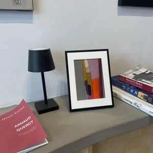 Rue de Grenelle - Paris 7, 14h40 — table & lampe · PP #1